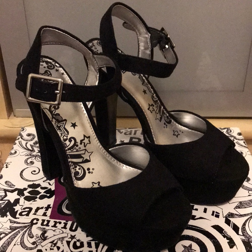 Brash Black Platform Heels